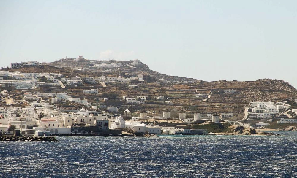Μύκονος: Ζητούν υποχρεωτικό εμβολιασμό σε εστίαση και τουρισμό
